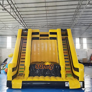 Château gonflable en PVC avec toboggan et mur d'escalade pour enfants, location incluant souffleur et kit de réparation - Product Image 3