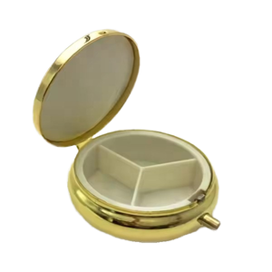 กล่องยาโลหะพกพา 3 ช่อง ดีไซน์หรูหรา สำหรับใส่กระเป๋าหรือกระเป๋าถือ ใช้จัดเก็บวิตามินและยา ผลิตภัณฑ์ส่งเสริมการขาย - Product Image 5