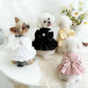 Robe élégante et mignonne pour chien en polyester noir avec dentelle, grand nœud en satin et perles décoratives, écologique, pour printemps/été, pour petits chiens et chiots - Product Image 2