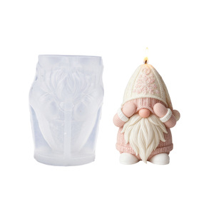 Molde de Silicona HY con Diseño de Santa Claus y Gnomo Navideño para Hacer Jabón, Yeso, Resina y Velas - Product Image 3