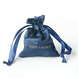 Sacs cadeaux de Noël en satin de luxe avec logo personnalisé, grandes pochettes en soie pour perruques - Product Image 2