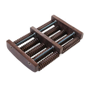 Fußmassagegerät aus Naturholz mit 5 Reihen Nagelrollen zur Entspannung und Linderung von Fußschmerzen - Product Image 2