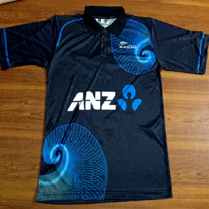Maillot de cricket personnalisé en polyester classique de qualité supérieure tissu extensible léger Logo de l'équipe de sublimation couleur personnalisée - Product Image 1