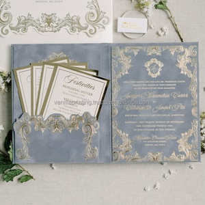 Boîte d'invitation de mariage en velours imprimé vanille, avec logo personnalisé en feuille d'or gaufrée, suite d'invitations de luxe en carton pliant - Product Image 3