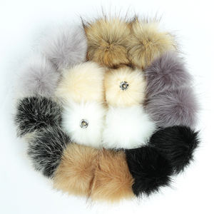 10cm Faux Fox Pom Poms Ball Waschbär Pelz Pompons für gestrickte Winter mütze Mützen Schals - Product Image 2
