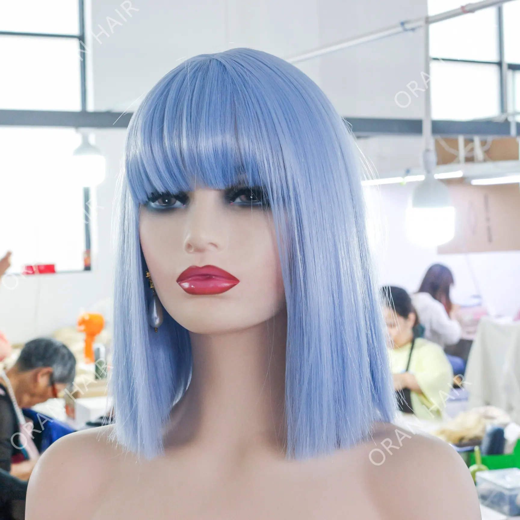 Perruque bleu clair perruques courtes Bob perruques de cheveux synthétiques résistants à la chaleur avec frange plate droite pour les femmes Cosplay Party