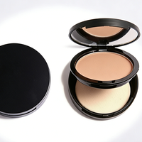 Poudre libre fixante mate, imperméable, à base d'huile minérale, avec un fini naturel et une formule longue durée pour tous les types de peau