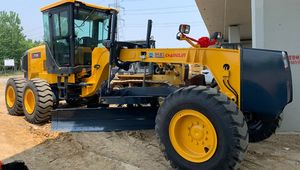 Bulldozer en excellent état, <span class=keywords><strong>mini</strong></span> <span class=keywords><strong>niveleuse</strong></span> GR100 de 100 CV, exportation avec ripper et lame - Product Image 6