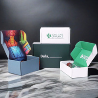 Boîte cadeau en carton ondulé avec logo personnalisé, gaufrage, pelliculage mat, revêtement UV, taille et forme personnalisables
