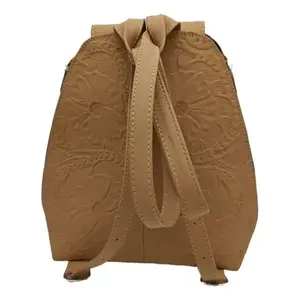 Mochila de Viaje Fana Valentina Camel de Cuero Grabado, 5L, Unisex, Estilo Bohemio, Cierre con Cordón - Product Image 1