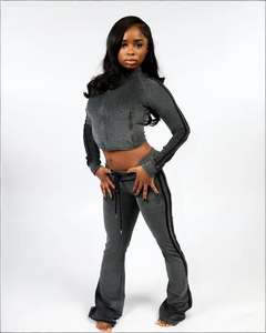 Completo Tuta da <span class=keywords><strong>Donna</strong></span> in Velluto per San Valentino 2026, Set Personalizzato con Giacca e Pantaloni in Velluto a Righe, <span class=keywords><strong>Abbigliamento</strong></span> Femminile - Product Image 5