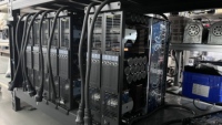 FP20000Q Amplificateur de puissance 4 canaux 4x2200W Classe D en métal 2U pour montage en rack, idéal pour bars, clubs et installations fixes