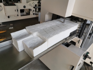 Chất lượng hàng đầu giấy tự động Khăn ăn Máy làm - Product Image 6