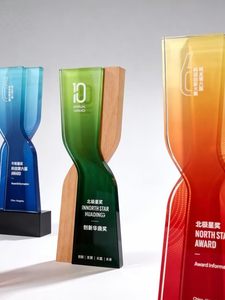 Trophée en cristal sur mesure, plaque d'honneur créative haut de gamme en bois massif, récompense pour réunion annuelle, prix Huading pour l'innovation, exceptionnel - Product Image 2