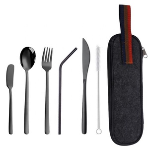 Juego <span class=keywords><strong>de</strong></span> <span class=keywords><strong>Cubiertos</strong></span> <span class=keywords><strong>de</strong></span> viaje <span class=keywords><strong>de</strong></span> 4 piezas con tenedor y cuchara portátil Matt Black Silverware, <span class=keywords><strong>cubiertos</strong></span> para acampar al aire libre - Product Image 3