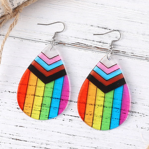 Boucles d'oreilles pendantes rayées arc-en-ciel en acrylique de qualité supérieure-Bijoux minimalistes modernes double face Cadeau hypoallergénique léger pour femme - Product Image 3