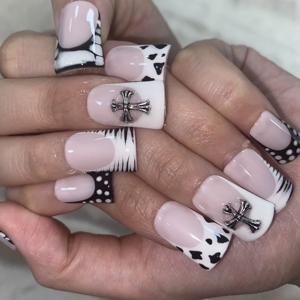 <span class=keywords><strong>Uñas</strong></span> Postizas Cortas Cuadradas con Diseño <span class=keywords><strong>de</strong></span> Cruz, Hechas a Mano, Reutilizables, con Adornos Metálicos <span class=keywords><strong>para</strong></span> Fiestas Grunge y Uso Diario, MOQ 1 - Product Image 2