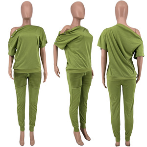 Nuova estate taglie forti abbigliamento donna tinta unita con spalle Oblique manica corta rivetto decorazione due pezzi pantaloni Set - Product Image 2