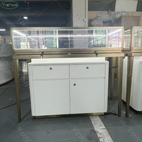 Comptoir de présentation de bijoux en gros avec dessus en verre trempé, éclairage LED, armoire en bois, vitrine pour bagues et colliers, ensemble de vente au détail