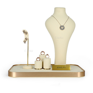 Plateau d'affichage de boucle d'oreille de bijoux de microfibre beige ensembles de présentoirs de bijoux présentoir d'exposition pour des bijoux - Product Image 4