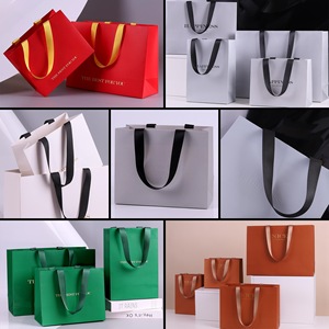 Sac d'emballage cadeau haut de gamme sur mesure en papier cartonné blanc avec logo pour magasin de vêtements, sac à main, élégance raffinée - Product Image 3