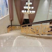 Balustrade d'escalier de villa moderne en alliage d'aluminium sculpté, style italien, avec finition thermolaquée résistante à l'eau