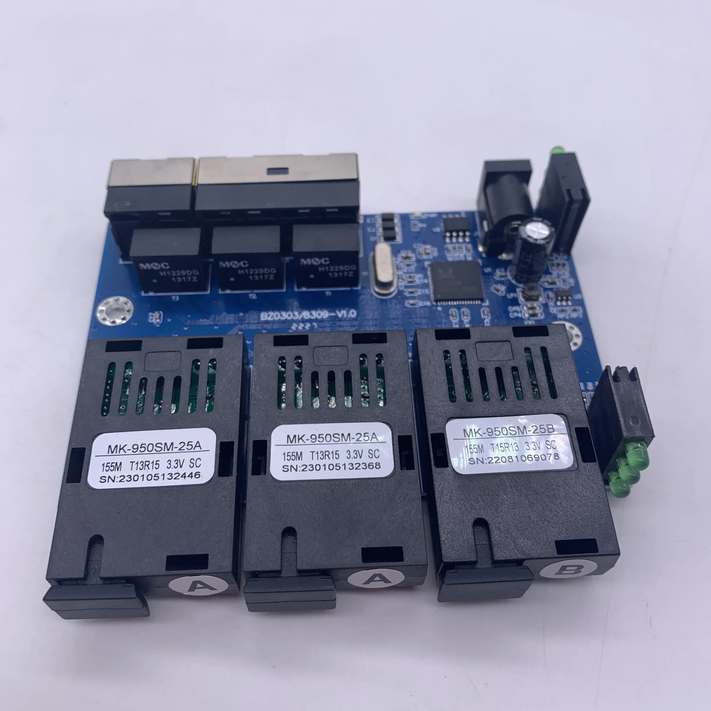 Placa Metro Switch Ethernet Fibra 100M PCBA Board Optischer Medien konverter 20km 3 Fiber 3 RJ45 Unterstützung RPOE Simplex SC Fiber Switch