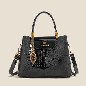 Wholesale Vintage <b>Camera</b> <b>Bag</b> Floral Print Classic Fashion Luxury Shoulder Crossbody <b>Bag</b> For Women Ladies Daily Shopping Outing - Product Image 1