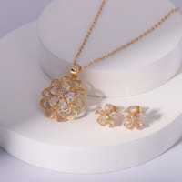Perhiasan Set Anting Kalung Berlapis Emas 18K Anti Karat dengan Inlay Bunga Desain Khusus NYH dan Zirkon untuk Wanita