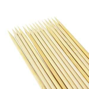 Brochetas desechables de bambú de 4.0mm y 5.0mm de diámetro para asar pollo, salchichas y aperitivos en barbacoas, uso comercial. - Product Image 4