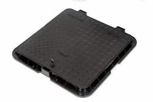 Couvercle de trou d'homme rectangulaire en plastique PVC robuste de 18x24 pouces avec système de verrouillage - Product Image 3