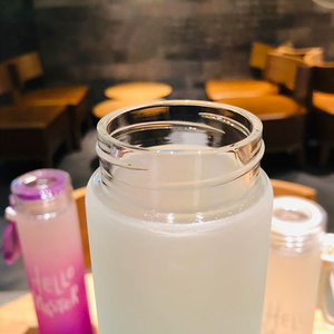 Vente en Gros <span class=keywords><strong>Eau</strong></span> en Verre Coloré, Bouteille Bouteilles en Verre Dépoli Bon Marché/ - Product Image 5