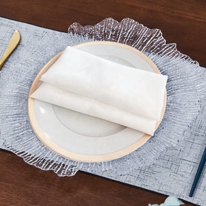 <span class=keywords><strong>Comprar</strong></span> a granel Plato <span class=keywords><strong>de</strong></span> cena <span class=keywords><strong>de</strong></span> plástico transparente Decoración para fiesta <span class=keywords><strong>de</strong></span> boda Desechable debajo <span class=keywords><strong>de</strong></span> los platos Platos <span class=keywords><strong>de</strong></span> cargador <span class=keywords><strong>de</strong></span> plástico - Product Image 2