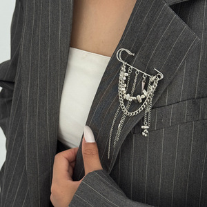 Broche de cadena con borlas CCB de joyería transfronteriza chapado en plata de aleación para mujer <span class=keywords><strong>JoJo</strong></span>, modelo 0310 multifuncional para colgar en pantalones, OEM/ODM - Product Image 3