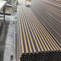 Panneaux muraux 3D en WPC imperméables de 160*24 mm pour salon, hôtel, école et entrepôt - Installation facile avec décor en bois