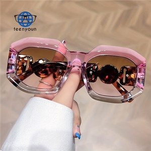 Teenyoun Marca Nombre Categoría <span class=keywords><strong>Gafas</strong></span> <span class=keywords><strong>de</strong></span> <span class=keywords><strong>sol</strong></span> cuadradas <span class=keywords><strong>de</strong></span> gran tamaño Mujeres Etiqueta privada <span class=keywords><strong>Gafas</strong></span> <span class=keywords><strong>de</strong></span> <span class=keywords><strong>sol</strong></span> Hombres 2024 Venta al por mayor - Product Image 3