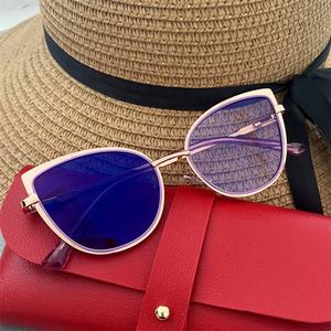 Nouvelles Lunettes Femme 2024 Photochromiques Anti-reflet en Alliage, Monture Œil de Chat Argent Or Noir avec Charnière à Ressort, Verres <span class=keywords><strong>Photogray</strong></span> 2026 - Product Image 4