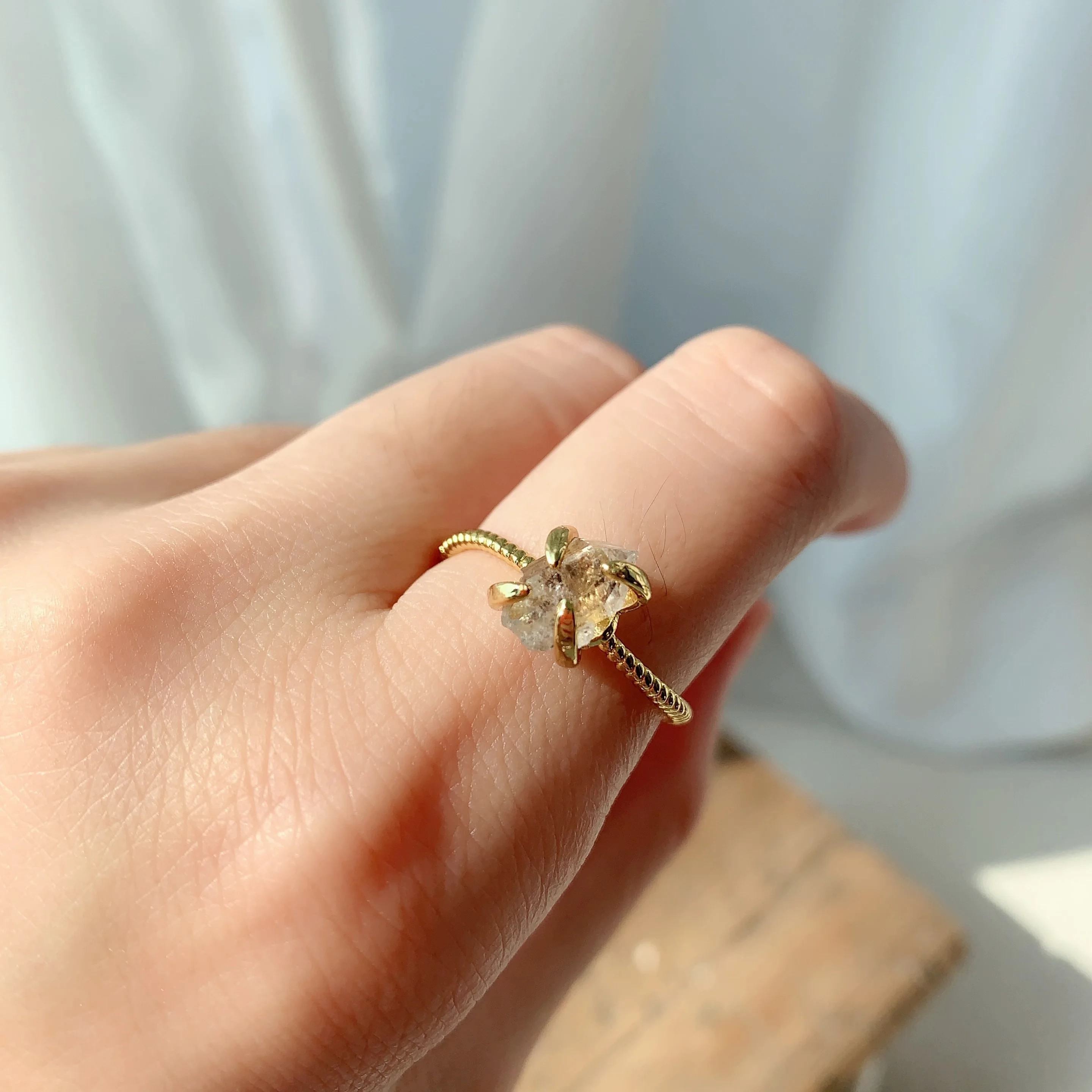 LS-C2198 18k Gold Ring with Water Drop Design - Perfect Gift