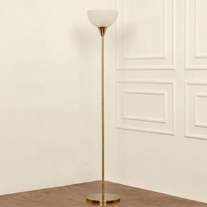 Lámpara de Pie Moderna de Latón con Pantalla de Cristal Blanco, Luz Cálida Suave, Uso Residencial - Product Image 1