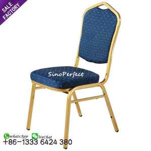 أثاث تجاري كرسي زفاف للحفلات والمناسبات والفنادق مخصص من القماش الأحمر الفاخر بإطار ذهبي - Product Image 2