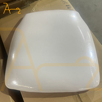 Coussins de siège en cuir PU blanc et éponge pour chaises Chiavari en résine acrylique, idéaux pour hôtels, mariages, événements et fêtes - Prix de gros