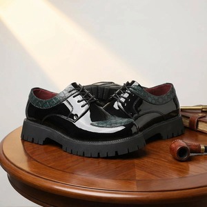 Zapatos Casuales de Cuero Patentado Brillante para Hombre 2026, Estilo Británico, Zapatos de Cuero Ligeros, Zapatillas de Moda para Hombre - Product Image 1