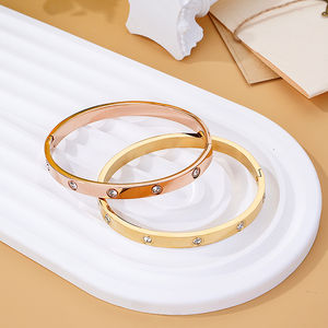 Pulsera Nueva <span class=keywords><strong>de</strong></span> Acero Inoxidable Chapada en Oro <span class=keywords><strong>de</strong></span> 18K <span class=keywords><strong>de</strong></span> 6MM/4MM con Trébol <span class=keywords><strong>de</strong></span> Cuatro <span class=keywords><strong>Hojas</strong></span> y Diamantes, Ideal para Regalos <span class=keywords><strong>de</strong></span> Boda y Fiestas - Product Image 3