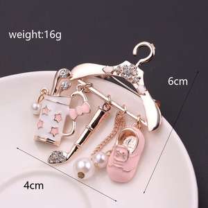 时尚复古别致合金衣架和缝纫机珐琅胸针胸针西装外套手提袋时尚女装配饰 - Product Image 3