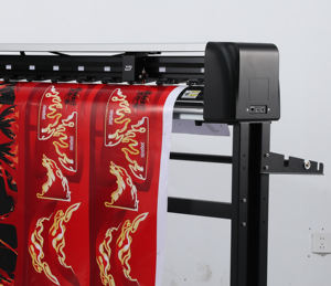 Anycut ZK1750-SF 69 Inch Auto Feeding and Contour Servo Motor <strong>XY</strong> Irregular Pattern Die Cutting Plotter <strong>Vinyl</strong> PPF Cutting Machine - Product Image 3