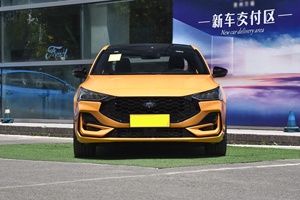 <span class=keywords><strong>Ford</strong></span> <span class=keywords><strong>Focus</strong></span> <span class=keywords><strong>ST</strong></span> <span class=keywords><strong>Line</strong></span> 2022 d'occasion, berline compacte sportive très demandée, idéale pour les trajets quotidiens urbains et les courts déplacements. - Product Image 2