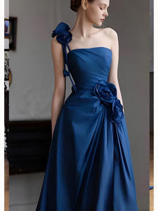 Vestido de Noche Elegante Estilo Chic LY-PD0131, Vestido de Fiesta para Damas, Satén, Sin Mangas, Corte en A, Corsé, Cola Larga, Decoración Floral - Product Image 3