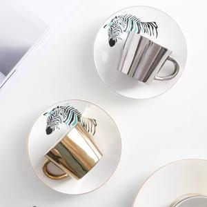 الشركة المصنعة رخيصة مجموعة أكواب الخزف عاكس الطلاء مرآة القهوة الديكور السيراميك مع الصحن - Product Image 4