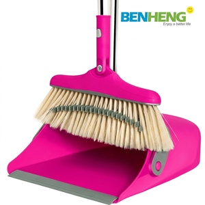 Ensemble <span class=keywords><strong>balai</strong></span> rotatif à 180 degrés <span class=keywords><strong>et</strong></span> pelle à poussière pliable anti-vent avec peigne de nettoyage, kit <span class=keywords><strong>balai</strong></span> <span class=keywords><strong>et</strong></span> pelle pour le nettoyage des sols domestiques - Product Image 3