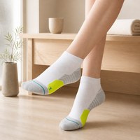 Chaussettes de randonnée personnalisées respirantes en maille, chaussettes de trekking à cheville côtelée avec logo couleur personnalisé et options de grip